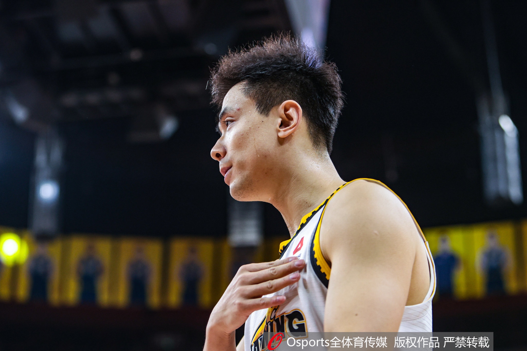 追平郭艾伦！赵继伟上半场送出4助攻 生涯总助攻升至CBA历史第2